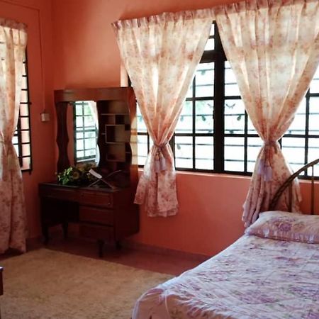 Homestay Zahra Sri Bayu Cherang Ruku Exterior foto